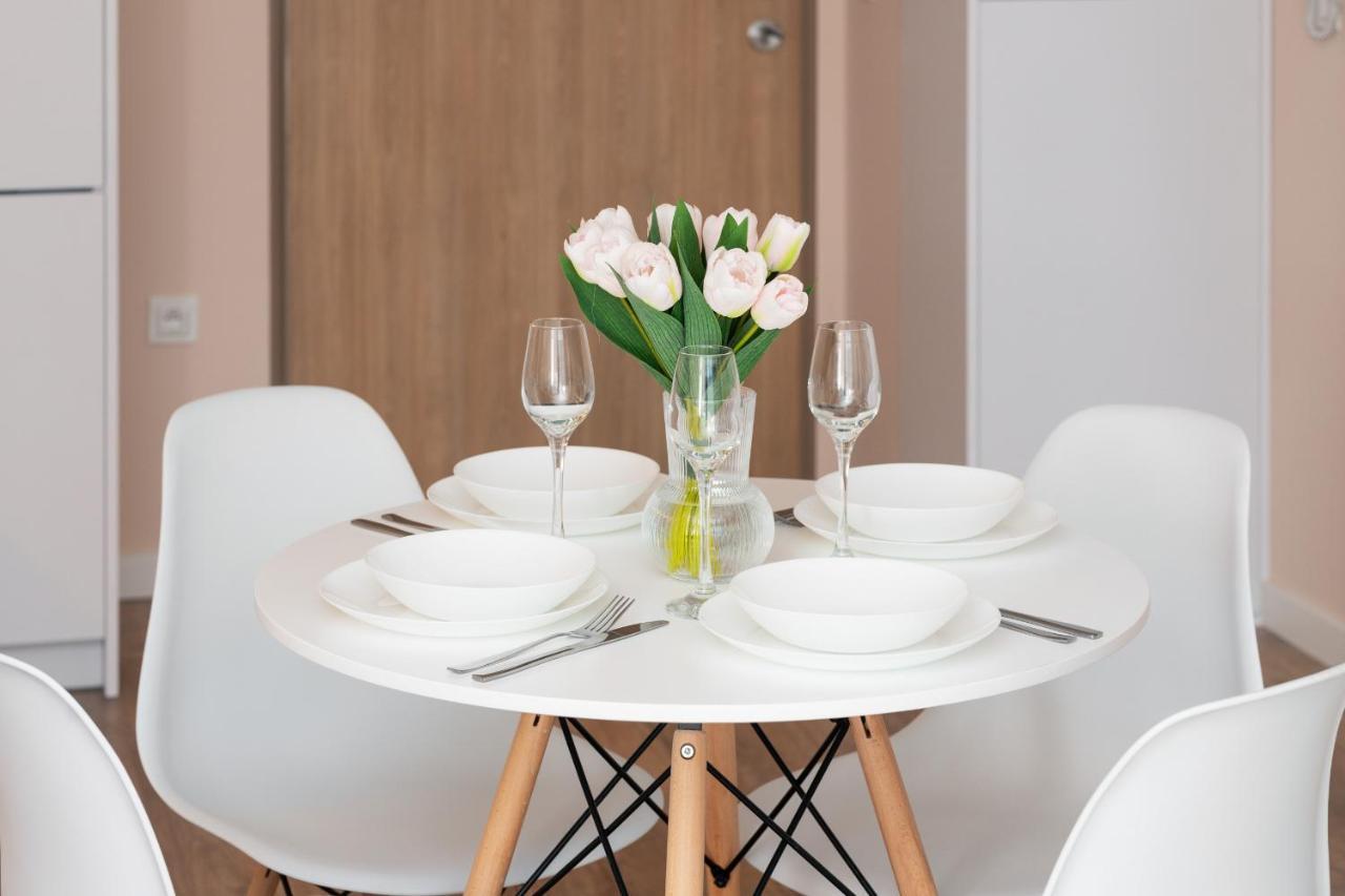 Osiedle Latarnikow Apartment With Parking Gdansk By Noclegi Renters Exterior foto